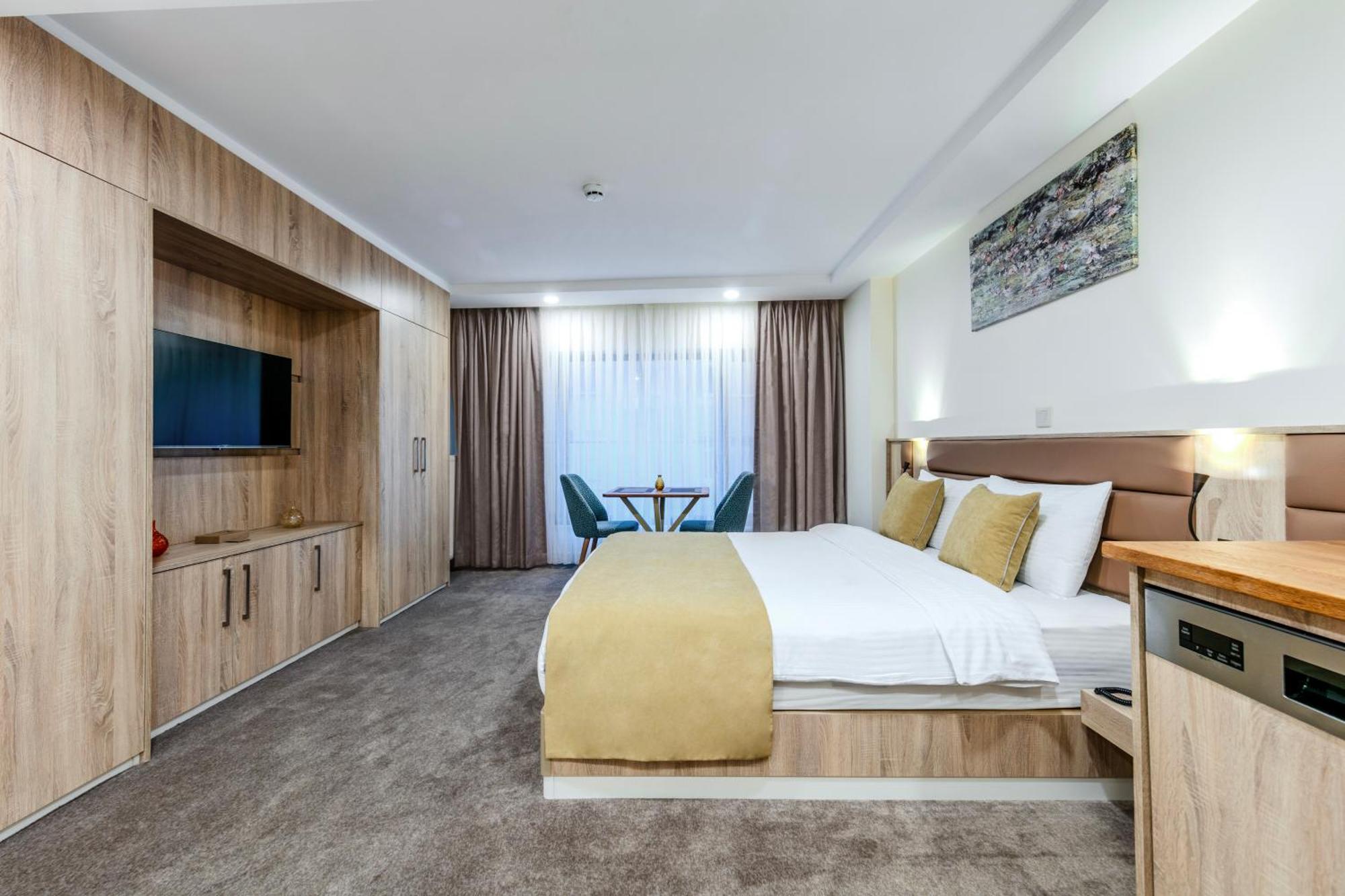 Roys Hotel & Suites Istanboel Buitenkant foto