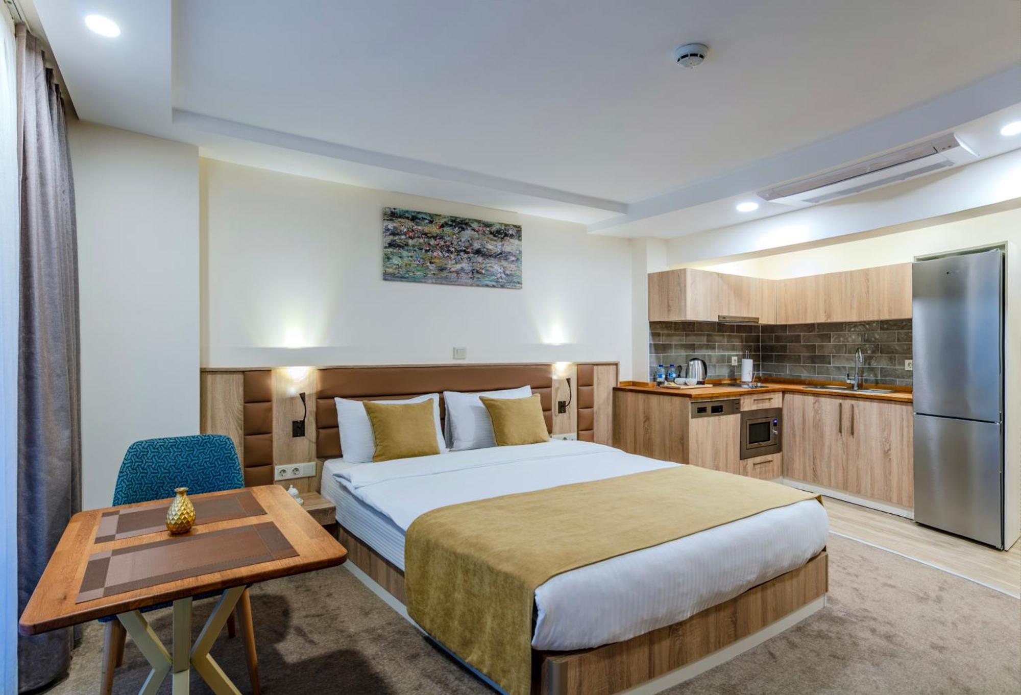 Roys Hotel & Suites Istanboel Buitenkant foto