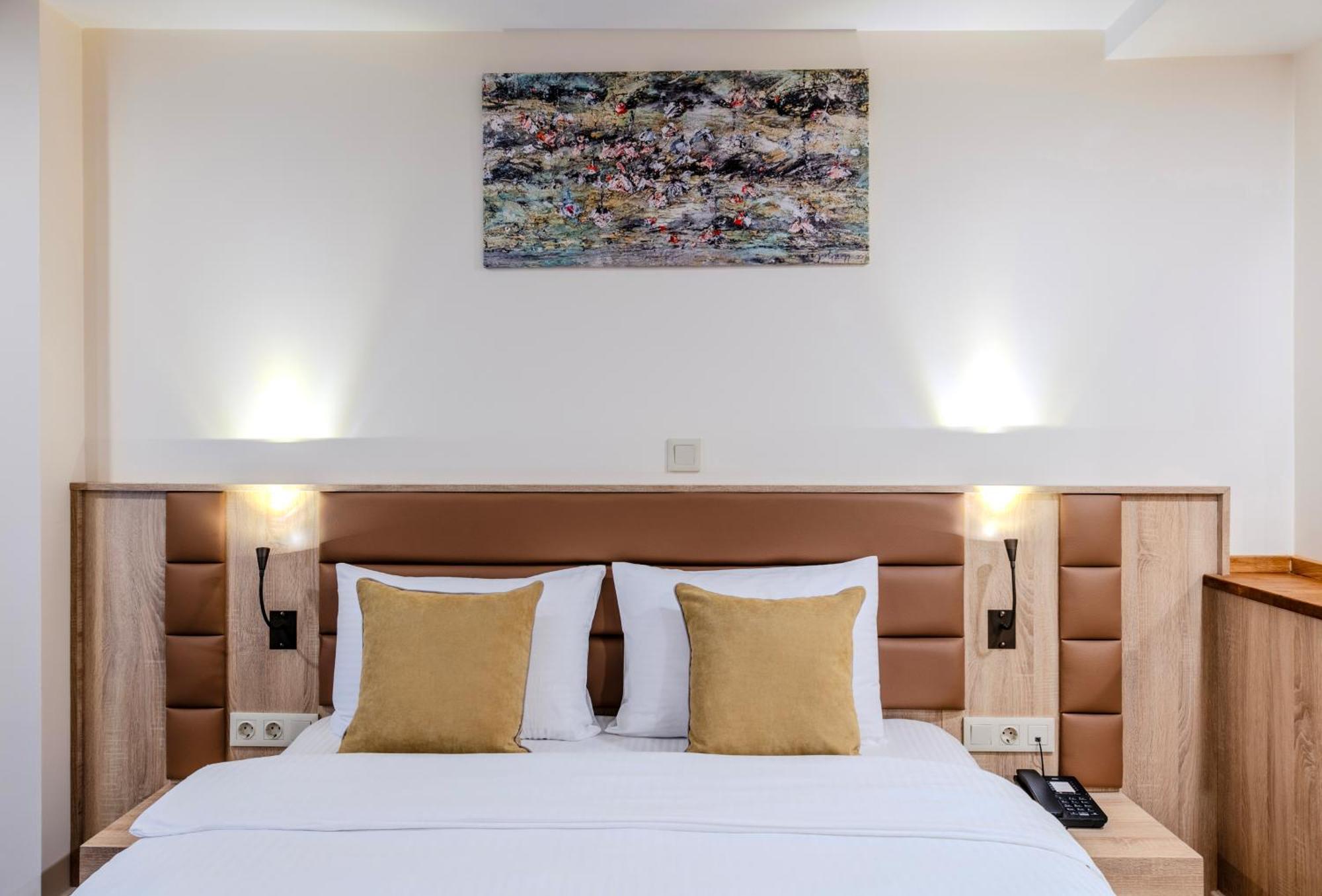Roys Hotel & Suites Istanboel Buitenkant foto