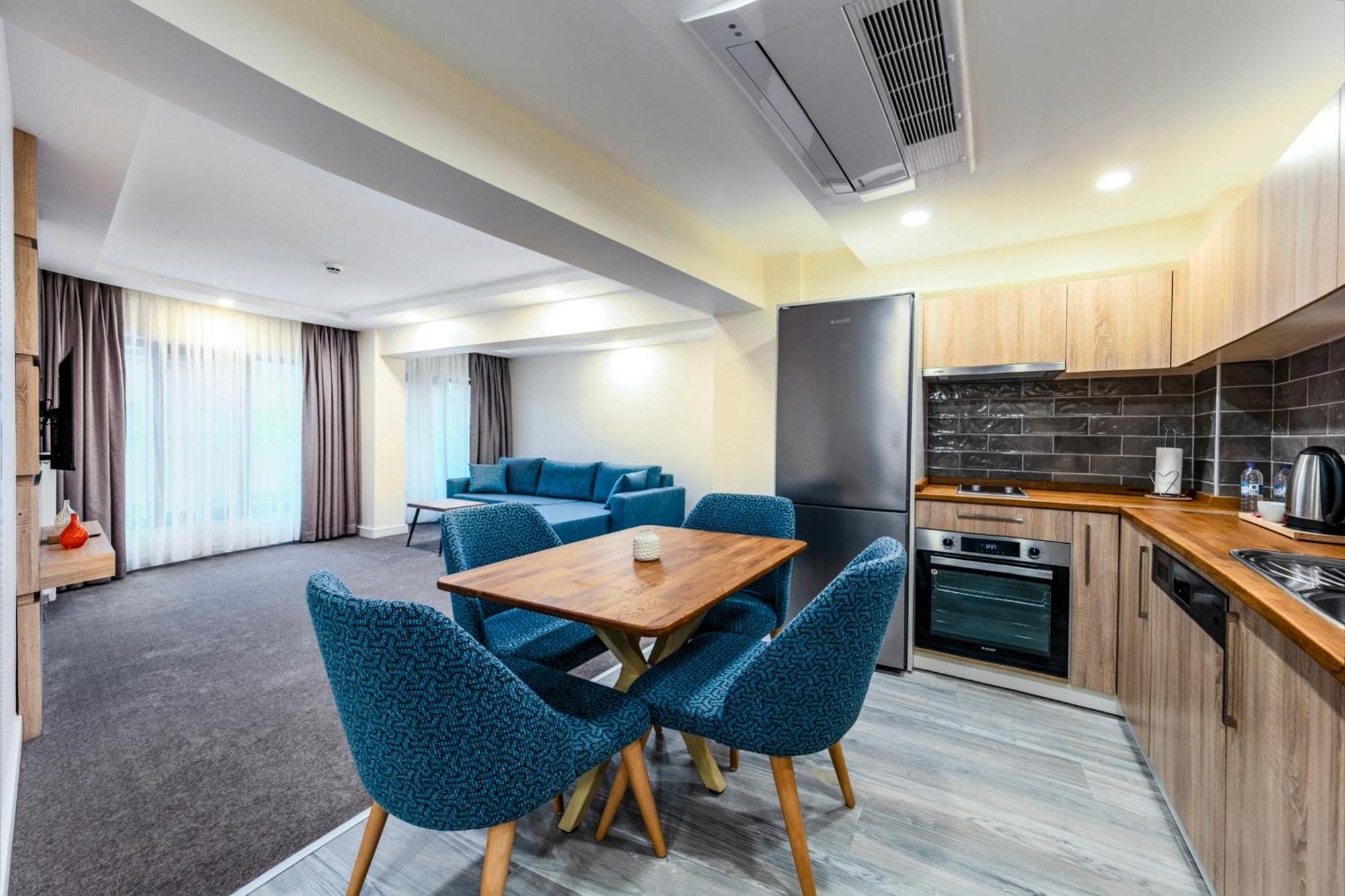Roys Hotel & Suites Istanboel Buitenkant foto