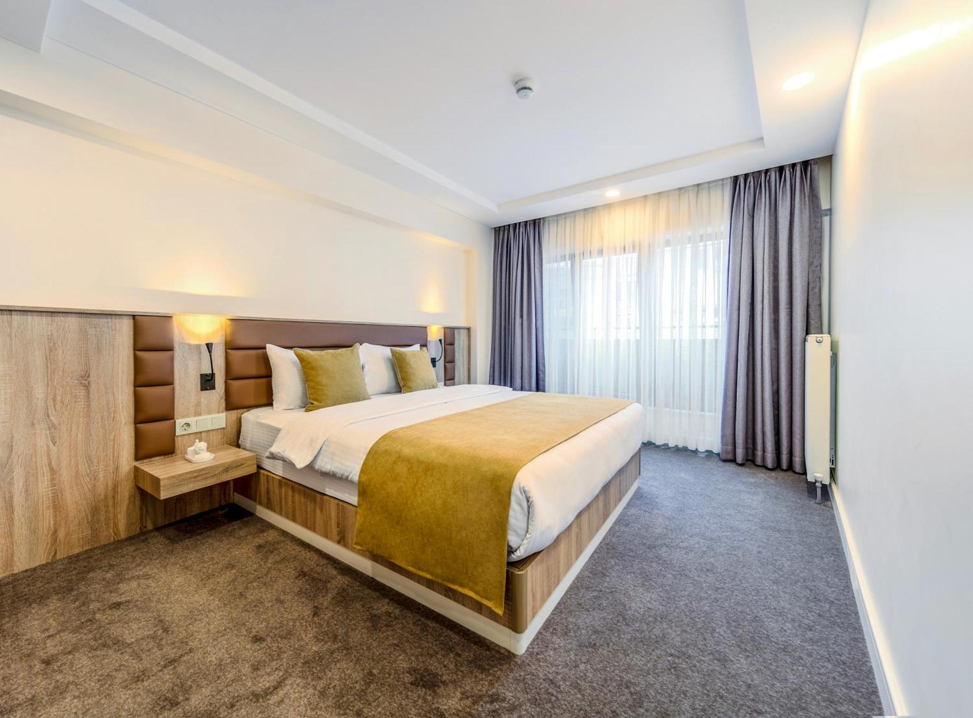 Roys Hotel & Suites Istanboel Buitenkant foto