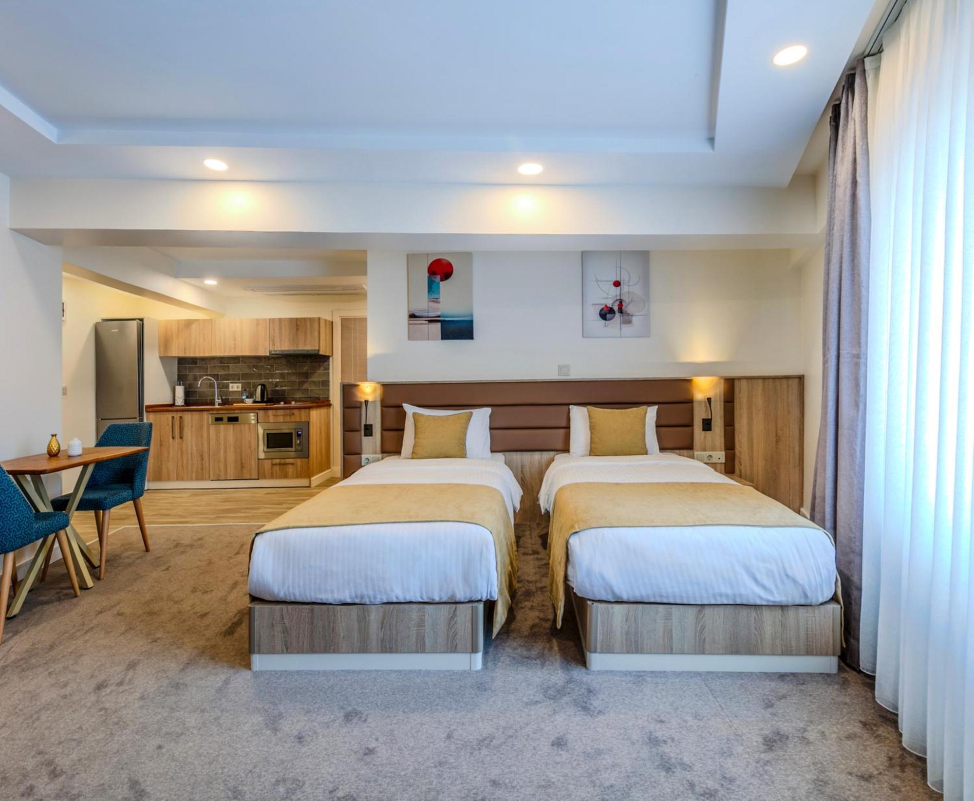 Roys Hotel & Suites Istanboel Buitenkant foto