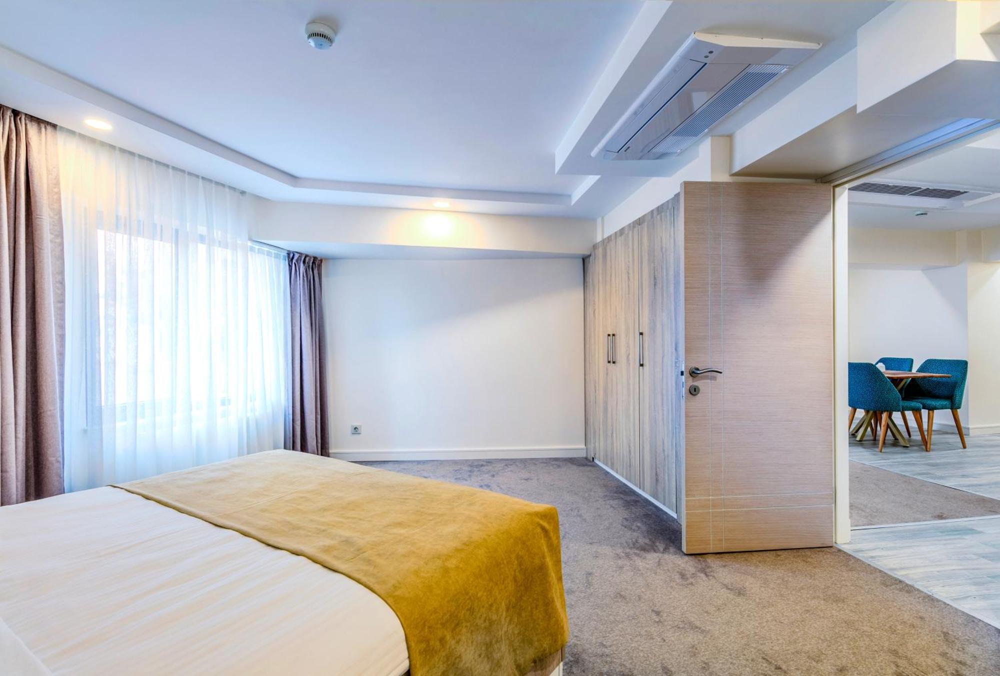 Roys Hotel & Suites Istanboel Buitenkant foto
